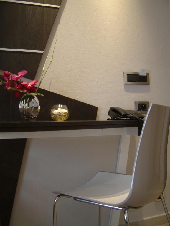 Hotel Villa D'Elsa Juan-les-Pins Room photo